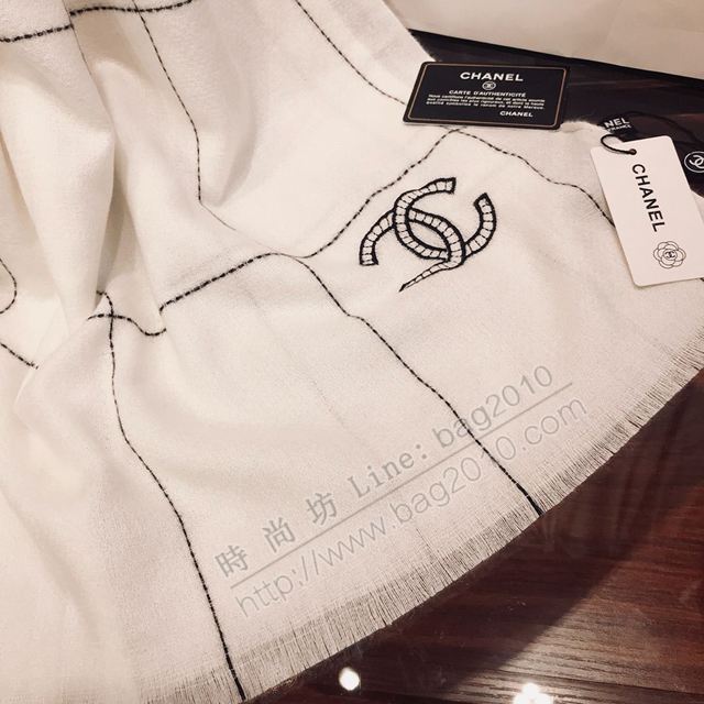 CHANEL女圍巾 香奈兒經典格紋 百搭純色 小香家羊毛刺繡披肩  llwj6381